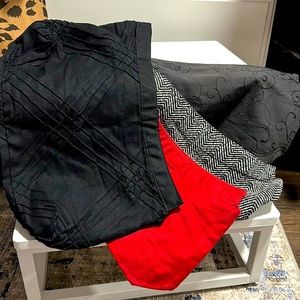 thirty-one handbag covers. Red, black, and black chevron pattern. Qty 4.